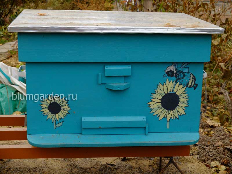 Улей для пчел утепленный с рисунком © blumgarden.ru